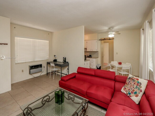 Foto del edificio - 1250 S Alhambra Cir  16 Coral Gables Fl 33146