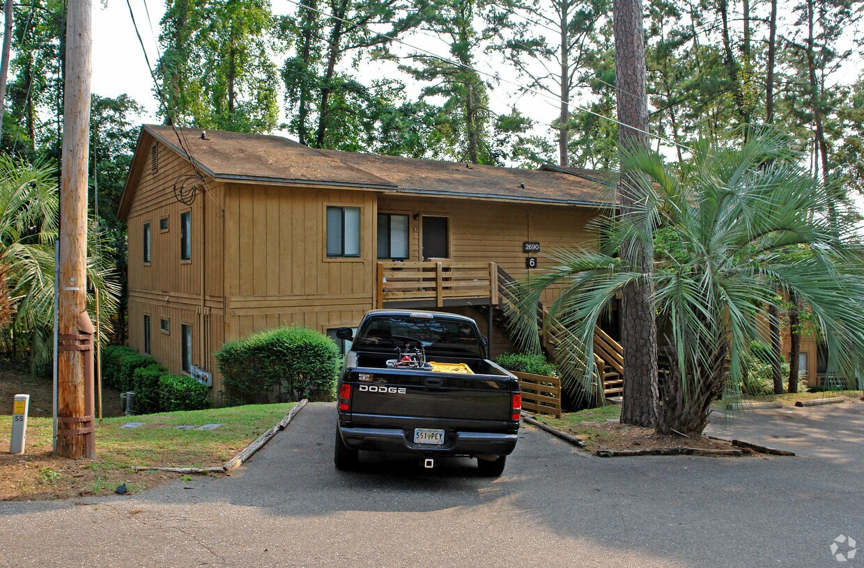 Building Photo - 2690 N Point Ct