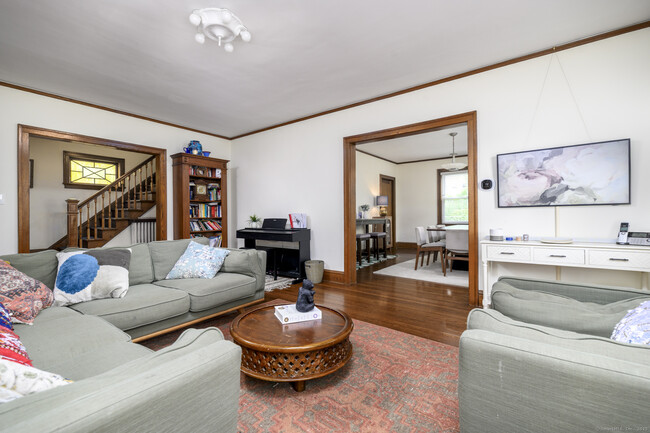 Building Photo - 291 Delavan Ave