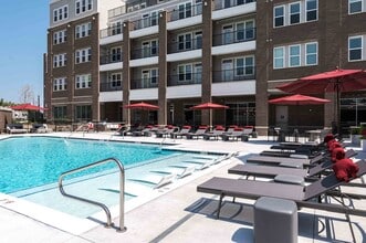 Building Photo - Signature at Carmel