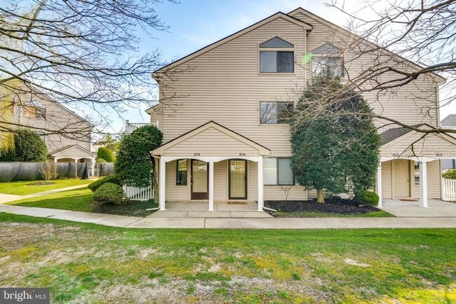 Building Photo - 1512 Roberts Way