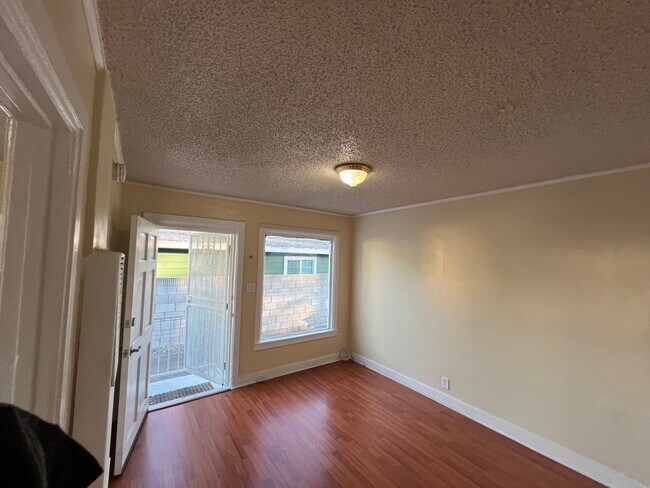 Living Room - 3150 Casitas Ave