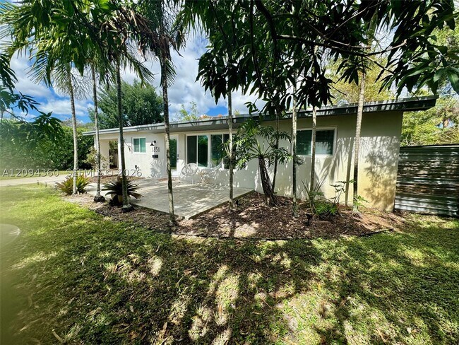 Foto del edificio - 1351 SW 32nd St