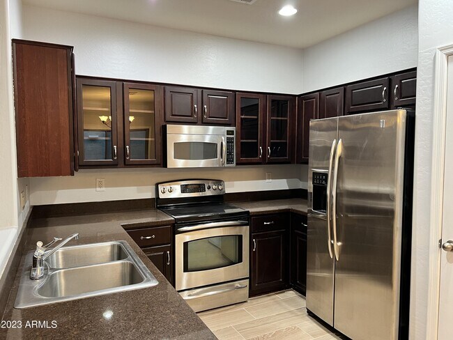 Building Photo - 3805 E Santa Fe Ln