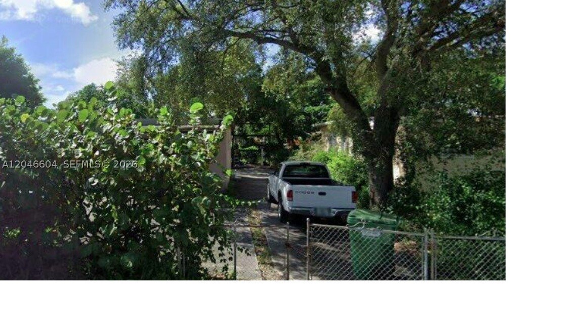 Foto del edificio - 2528 NW 139th St