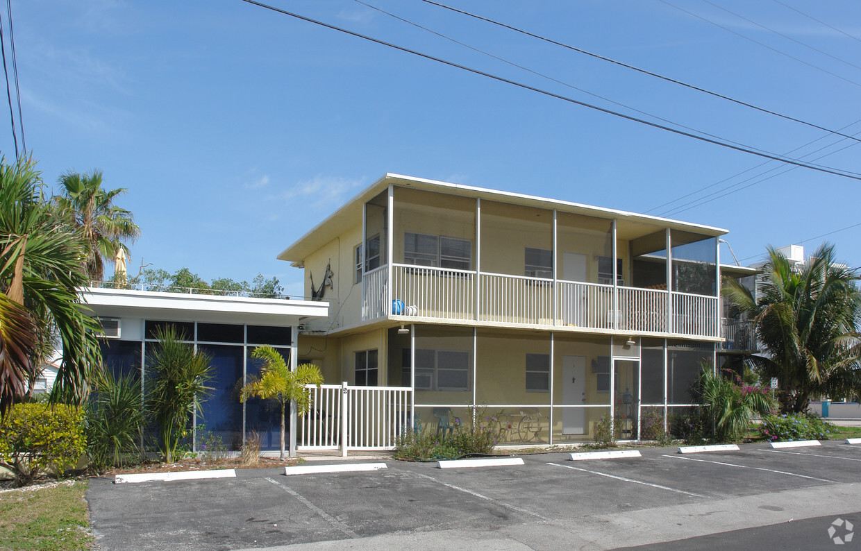 Building Photo - The Beach House