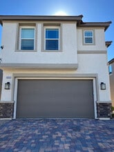 Building Photo - 10050 Bismuth St