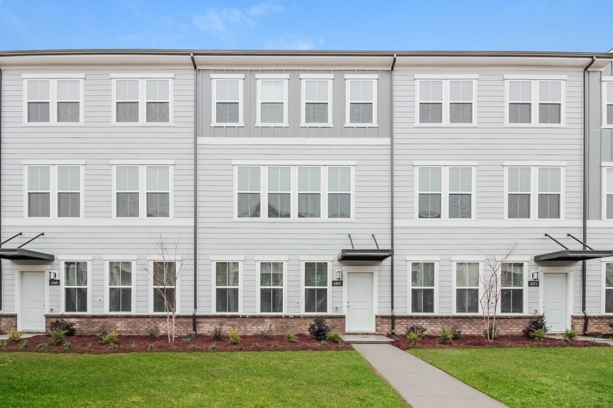 4369 Johnston Oehler Rd House Rental in Charlotte, NC