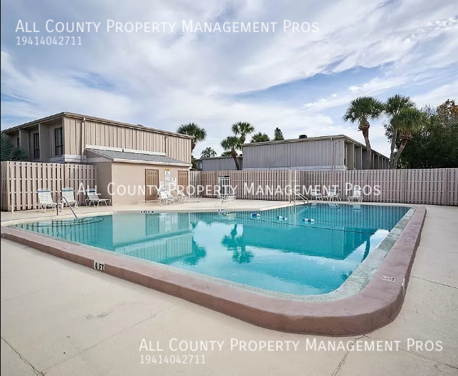 Building Photo - Spacious/Brand New Flooring/Awesome Amenit...