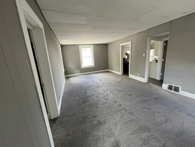 Building Photo - 605 Huffman St