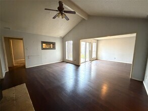 Building Photo - 11315 Paramount Ln