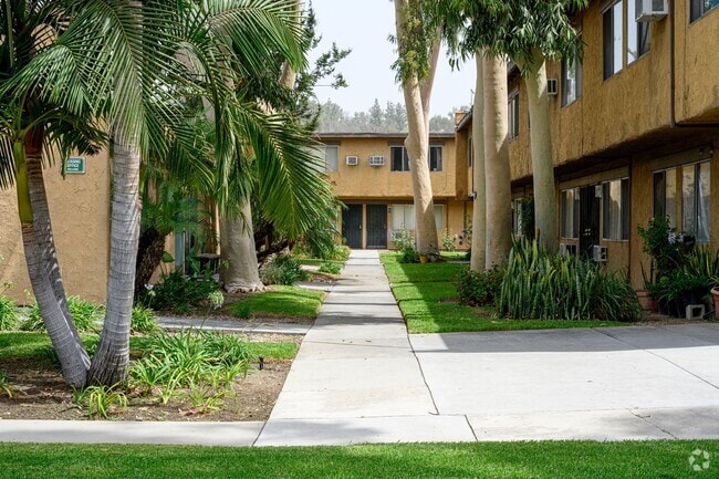 Building Photo - La Puente Garden Apts