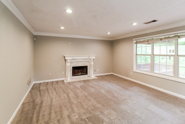 Building Photo - 2074 Riverlanding Cir