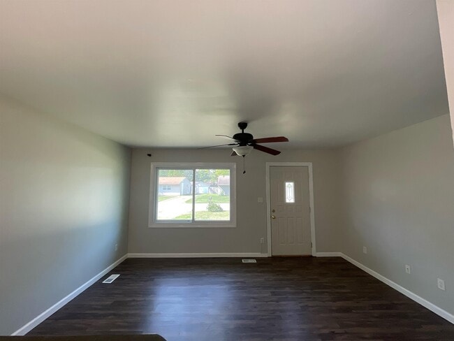 Building Photo - 2803 Willowpark Dr