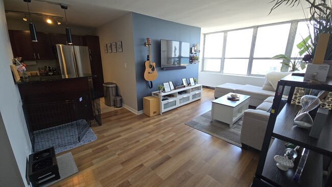 Foto del edificio - 655 W Irving Park Rd