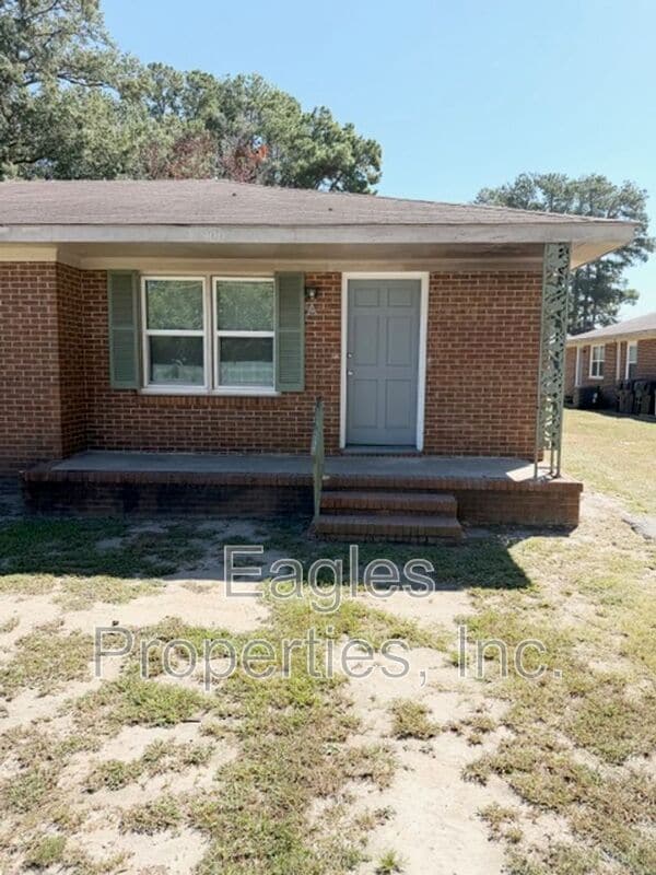 Building Photo - 400 N Taylor St