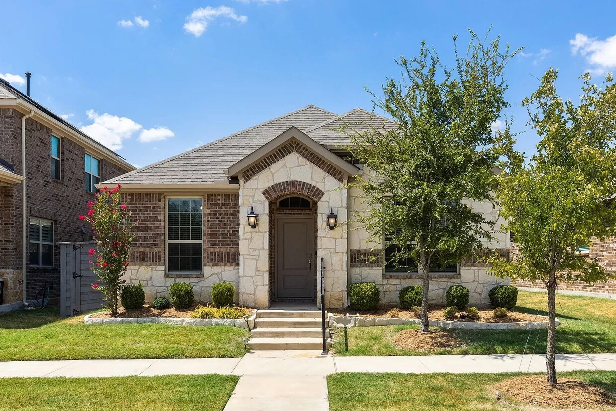 7104 Wildflower Way, Aubrey, TX 76227 House Rental in Aubrey, TX