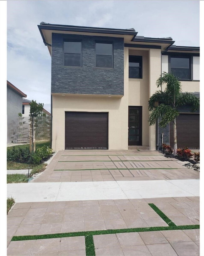 Foto del edificio - 15819 NW 91st Ct