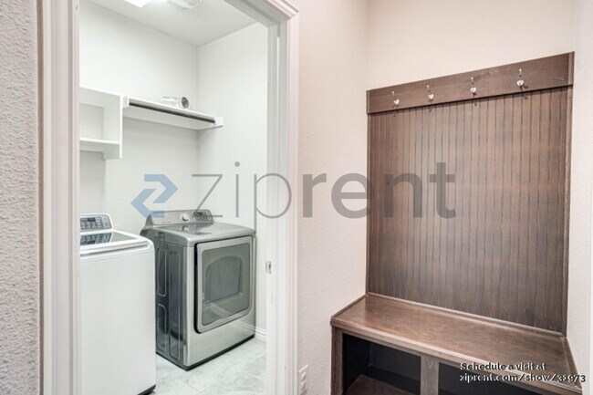 Foto del edificio - 9552 Abington Ave