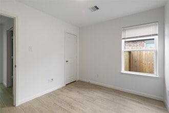 Building Photo - 8115 Vacek Meadows Loop