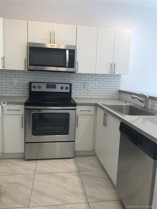 Foto del edificio - 808 E 32nd St