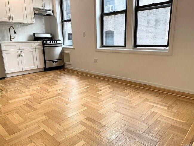 Foto del edificio - 31-18 Crescent St