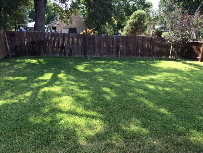 Foto del edificio - 11420 Midbury Ct