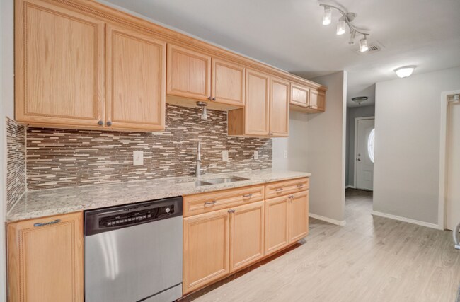 Foto del edificio - 13614 Larkbrook St