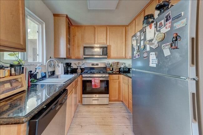 Building Photo - 510 Calle Montecito