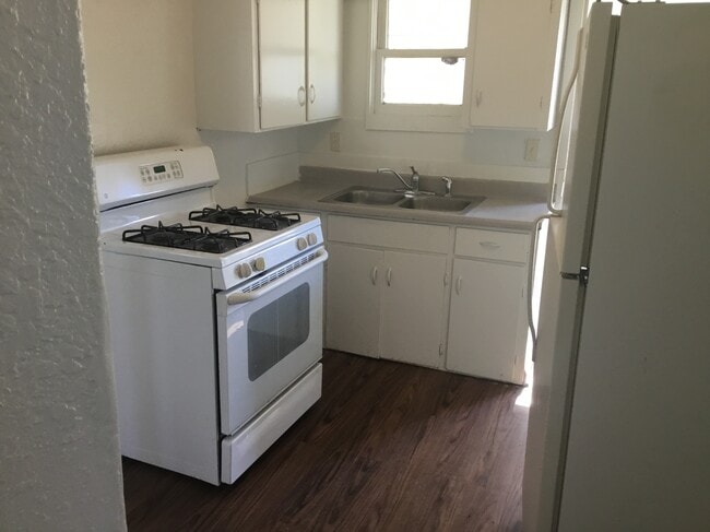 Kitchen - 1935 Fort Wayne Street