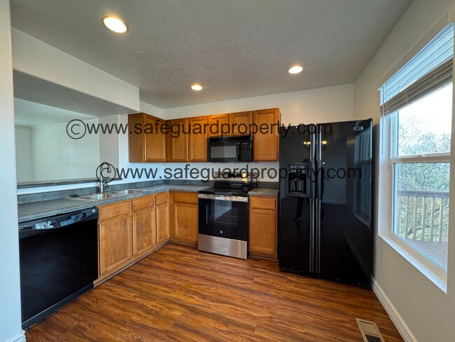 Foto del edificio - Amazing Draper Townhome with Mountain Views!