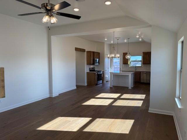 Foto del edificio - 2468 Heather Rd