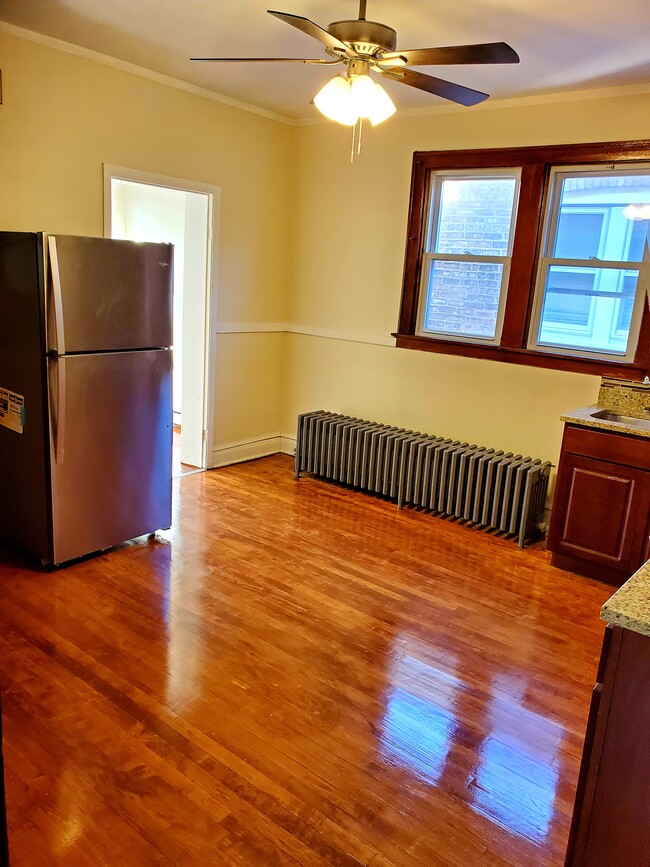 6938 S Campbell Ave Unit 2, Chicago, IL 60629 Apartments in Chicago