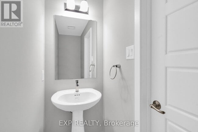 Building Photo - 820 PARNIAN Pvt