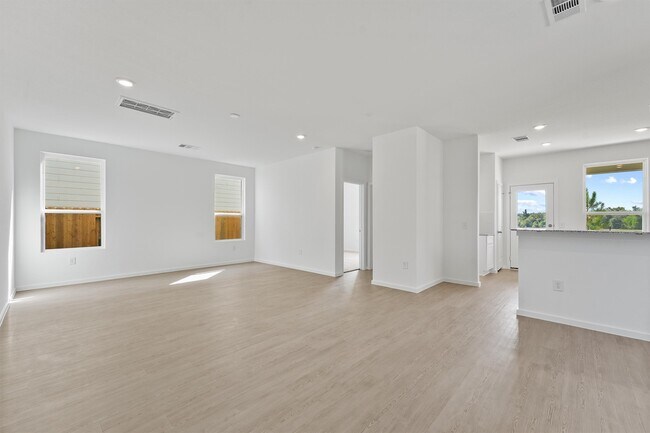 Foto del edificio - 26008 Hampshire Dr