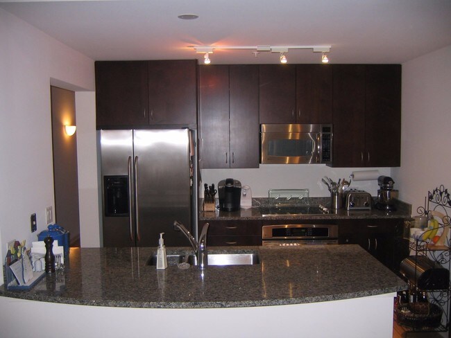 Foto del edificio - 807 Davis St