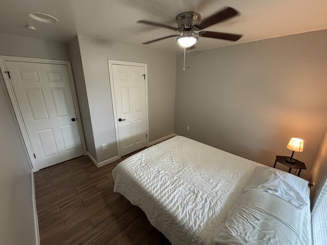 Building Photo - 9423 Fairdale Ln