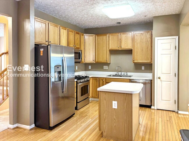 Foto del edificio - 8366 Frostwood Dr