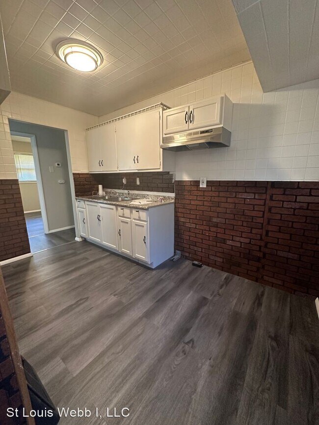Building Photo - 3 br, 1 bath House - 10660 Dunkeld Cir