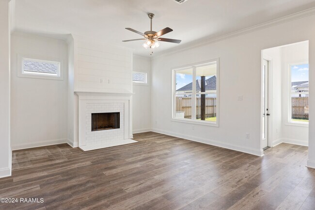 Building Photo - 108 Easy Rock Landing Drive