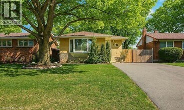 Building Photo - 37 Kingslea Dr