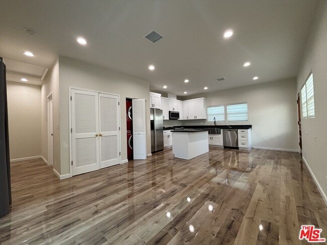 Building Photo - 1418 Leland Way