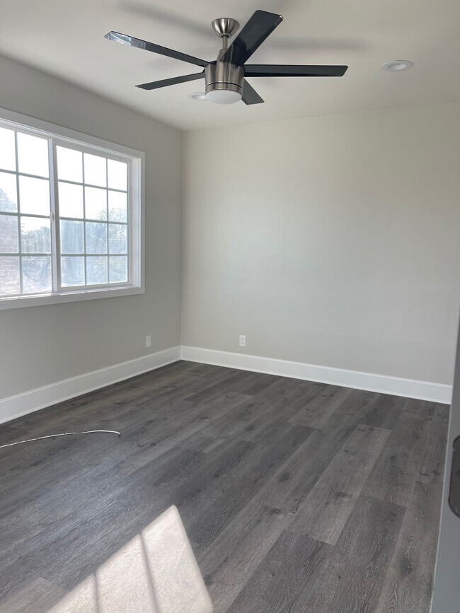 Bedroom - 4400 Boyar Ave
