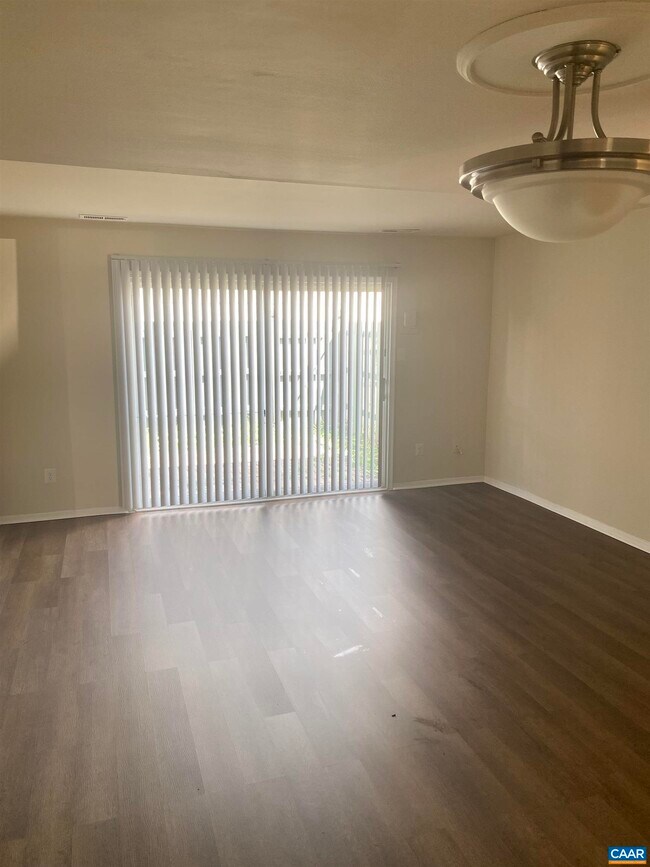 Building Photo - 210 Saponi Ln