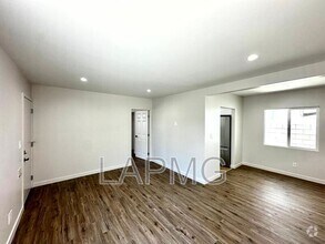 Building Photo - 2304 N Frederic St