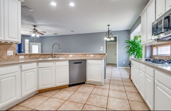 Foto del edificio - 5632 Westwood Ln