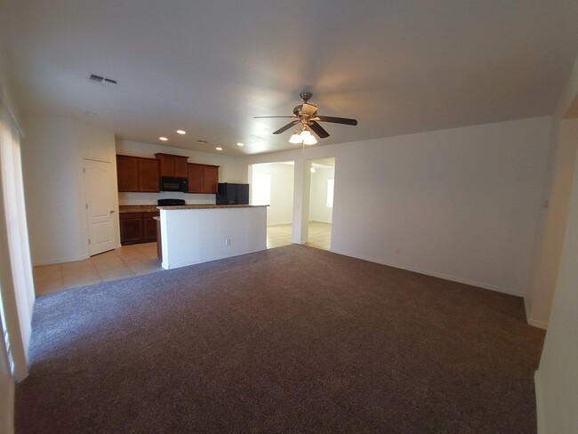 Building Photo - Spacious home in Maricopa