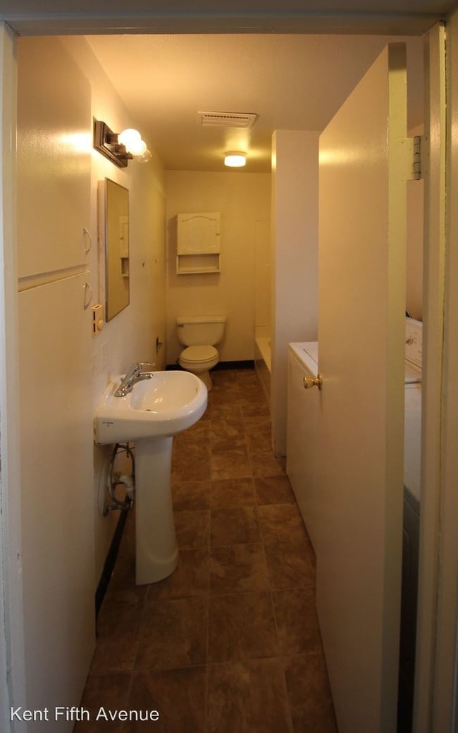 Building Photo - 731 5th Ave S