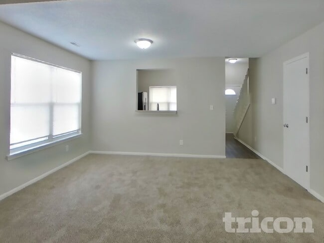 Foto del edificio - 484 Brookstone Dr