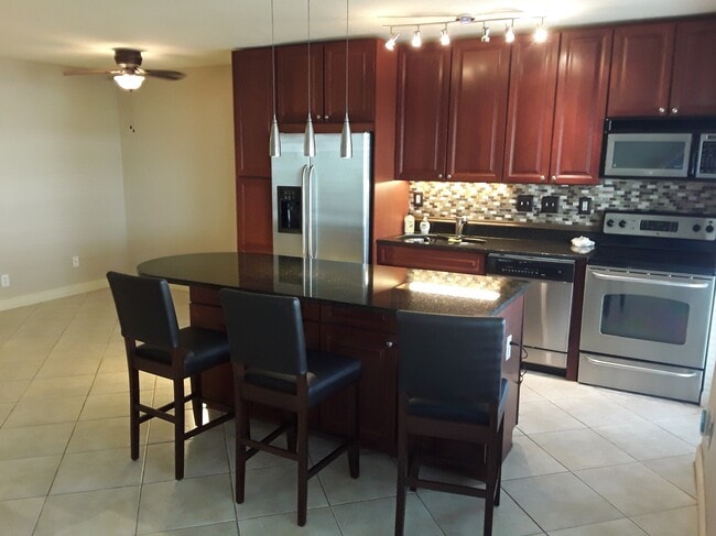 Foto del edificio - 2881 NE 32nd St